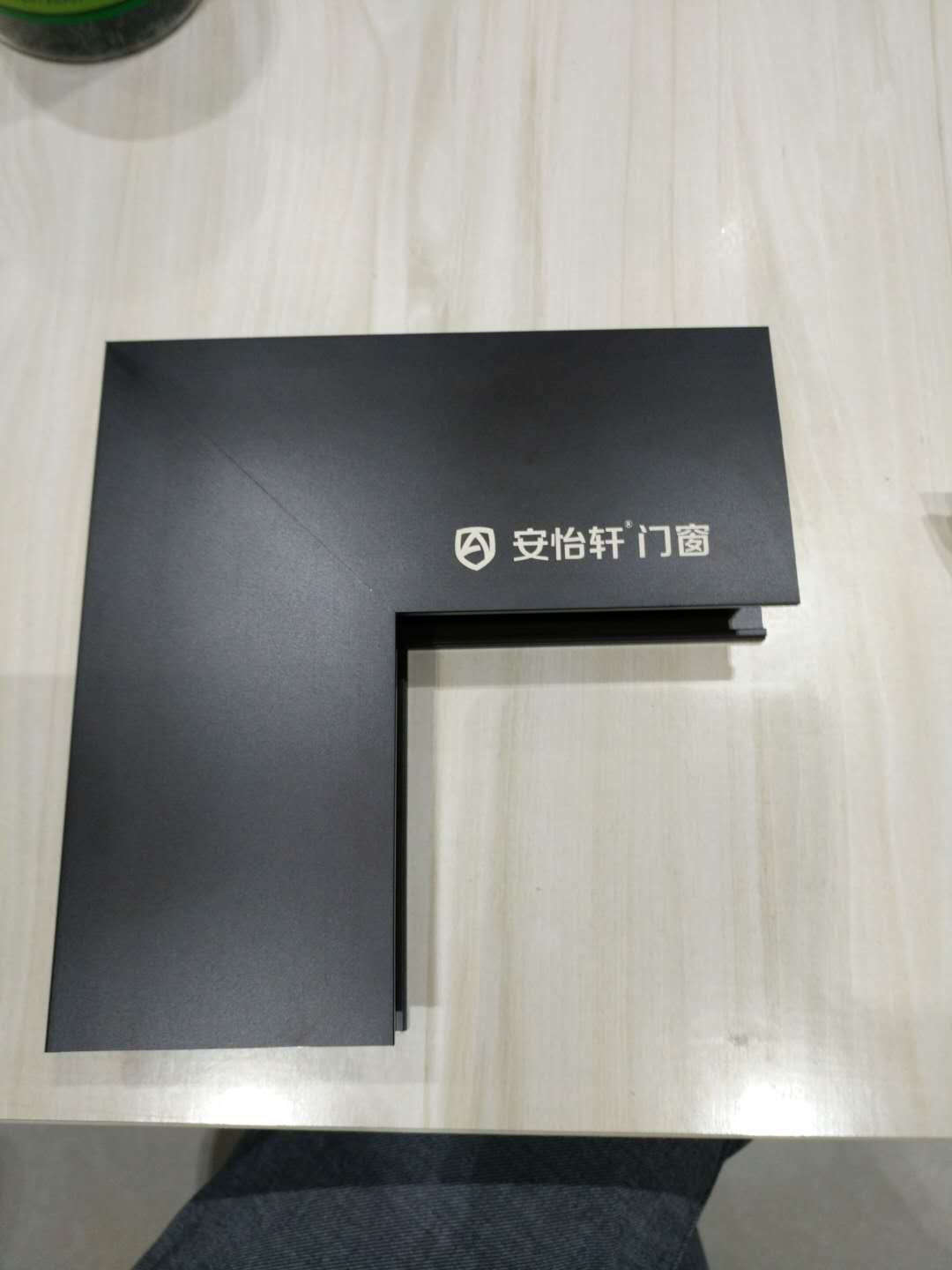 門(mén)窗五金激光打標(biāo)機(jī)效果